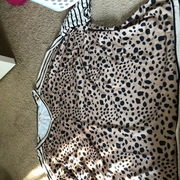 Cute blouse - Picture 1 of 1